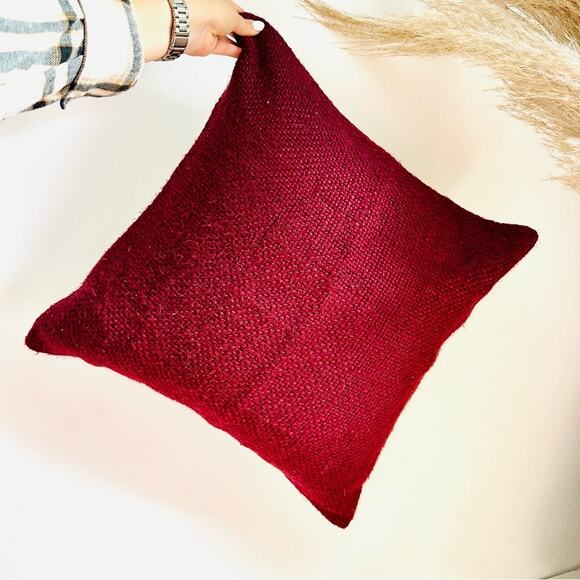 POTTERY BARN Burgundy Red Knit Textured Linen Pillow Case Sham 20" Square Set 2 - Picture 5 of 10
